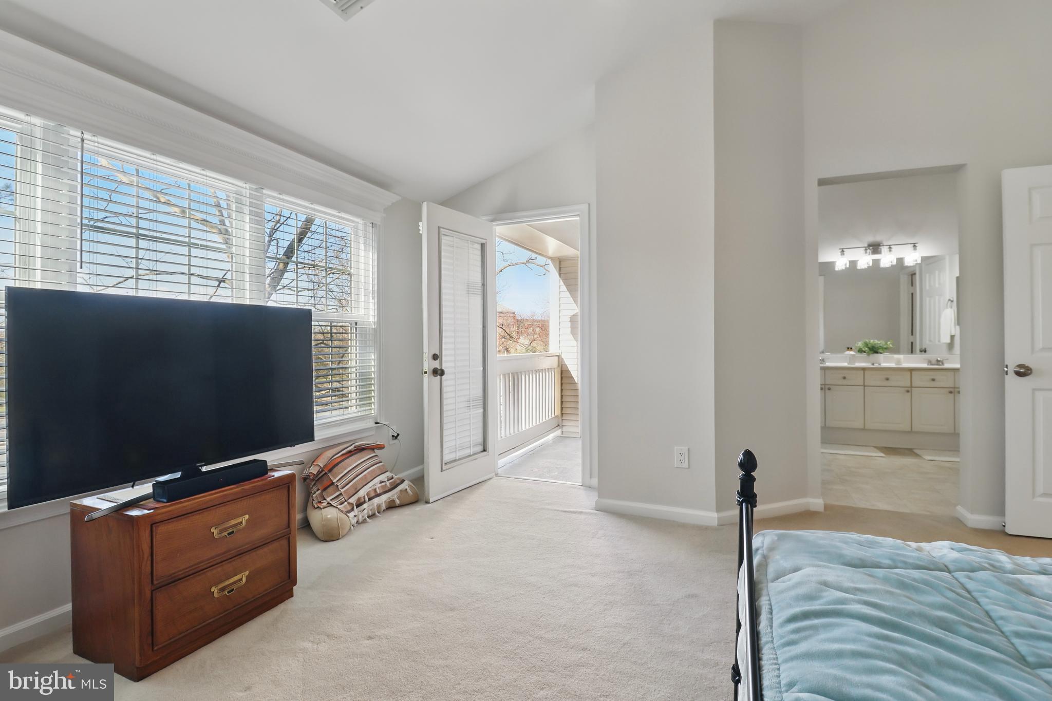 CHELSEA COURTS - Residential