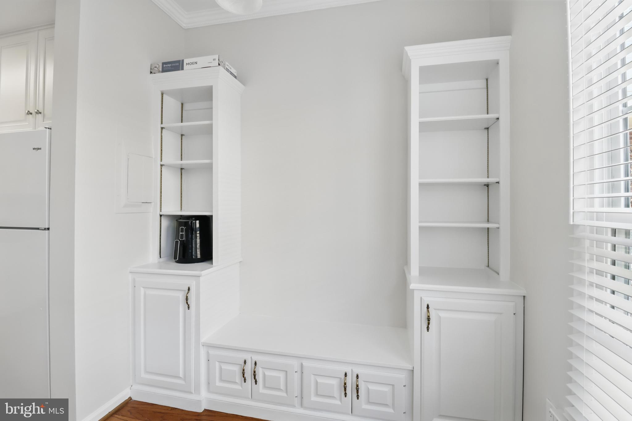 CHELSEA COURTS - Residential