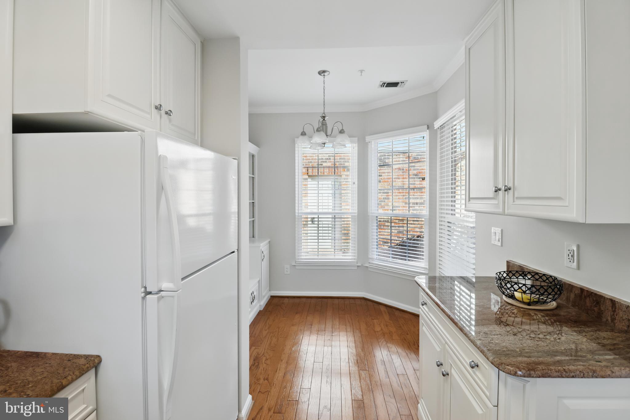 CHELSEA COURTS - Residential