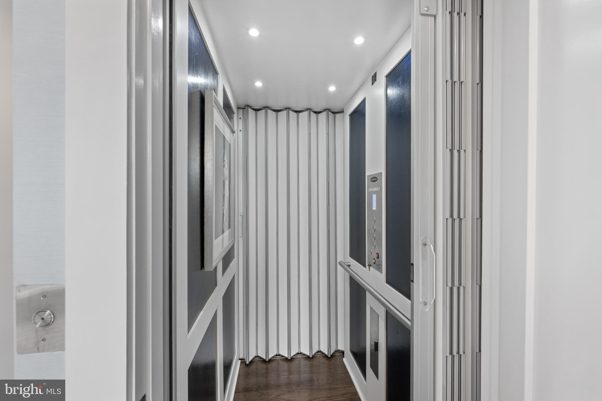 GROSVENOR HEIGHTS - Residential