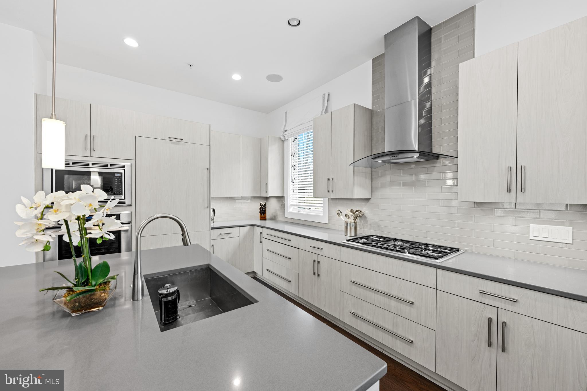 GROSVENOR HEIGHTS - Residential