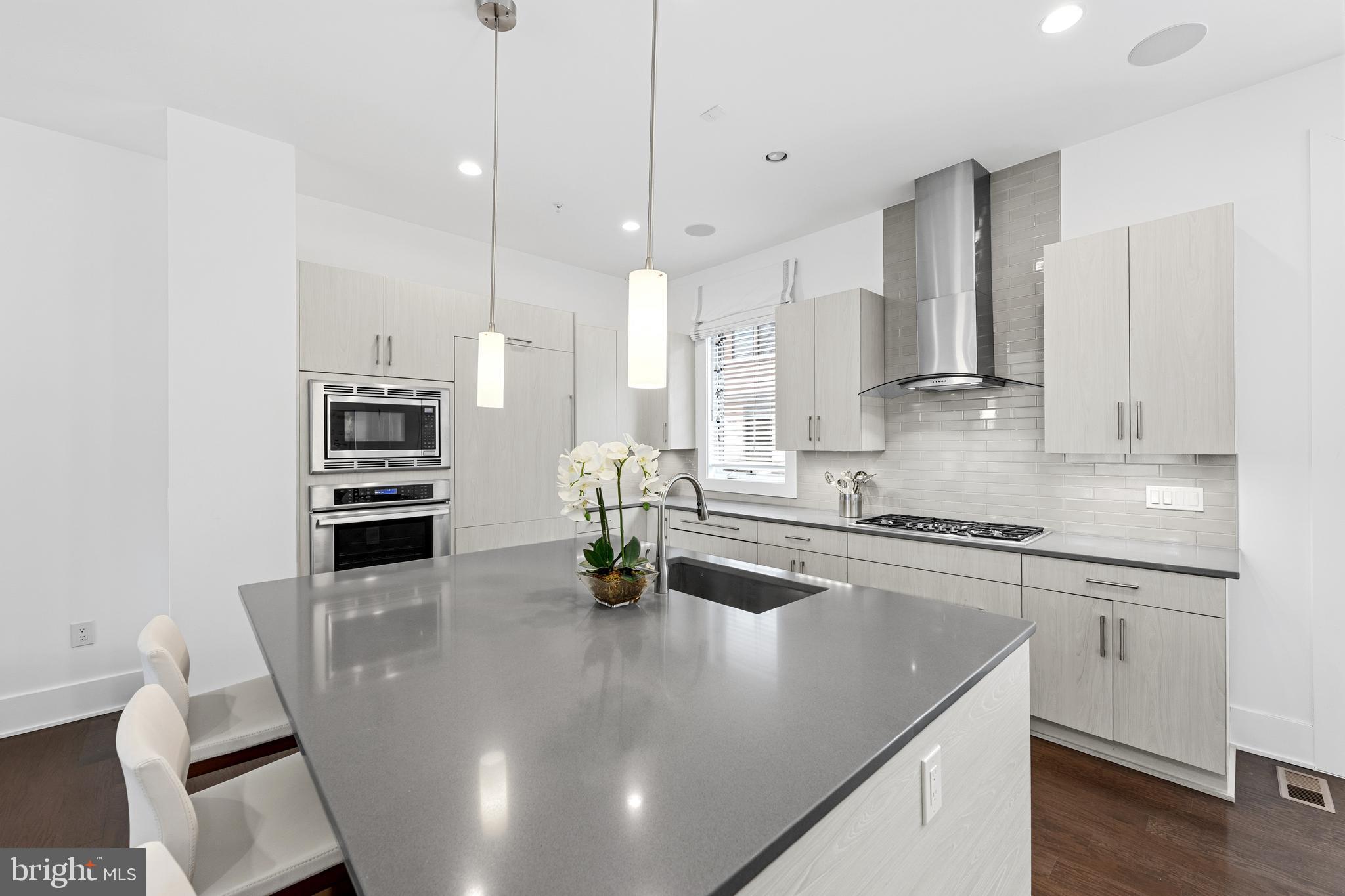 GROSVENOR HEIGHTS - Residential