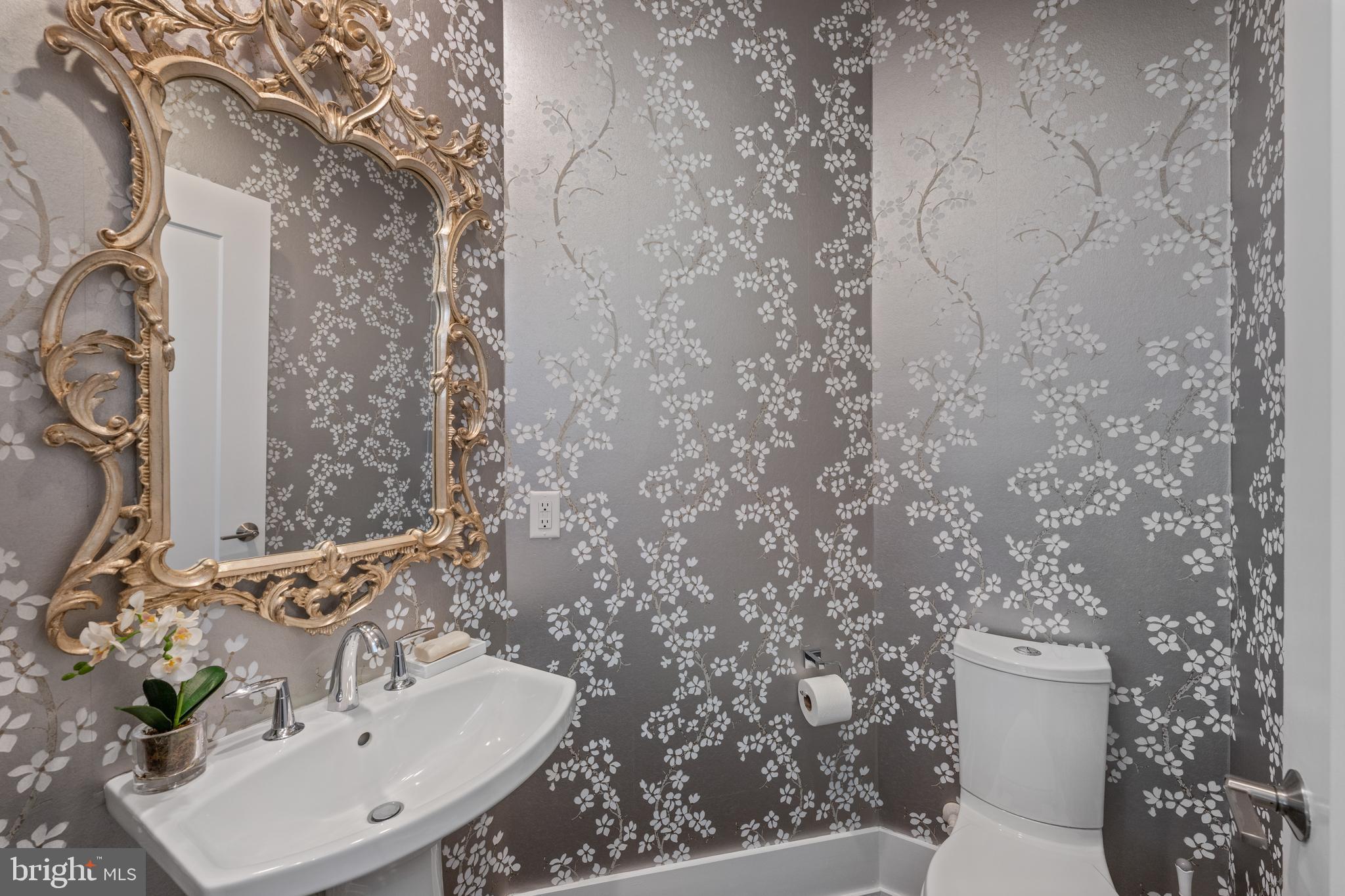 GROSVENOR HEIGHTS - Residential