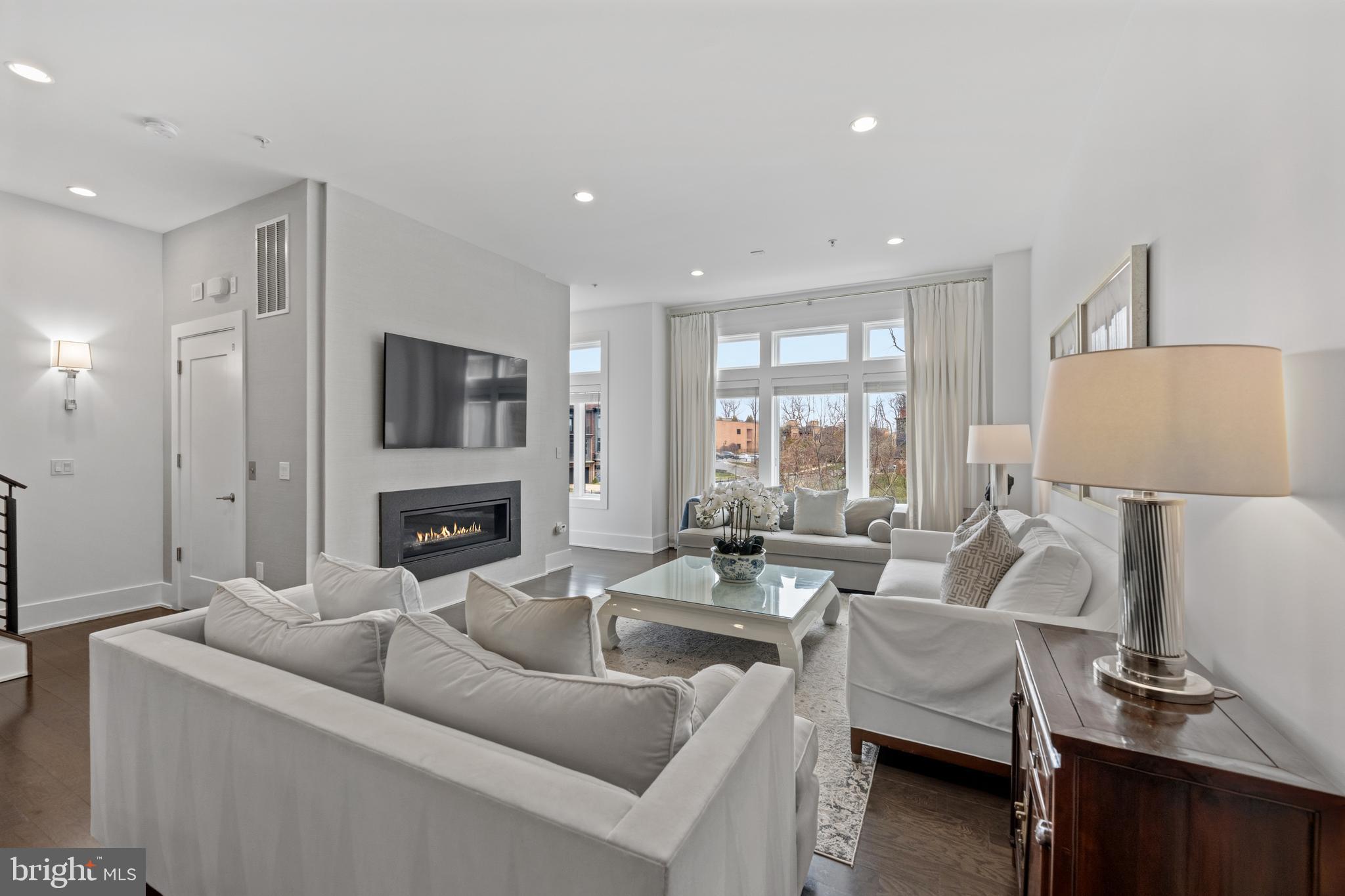 GROSVENOR HEIGHTS - Residential