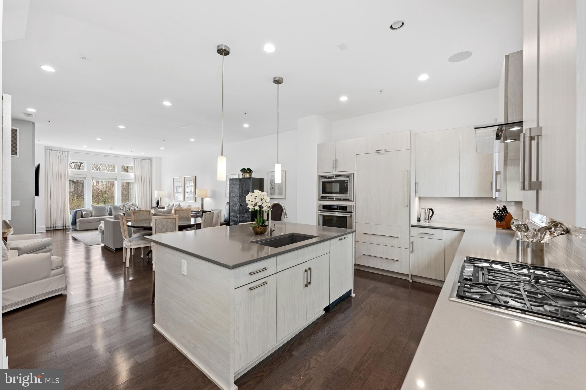 GROSVENOR HEIGHTS - Residential