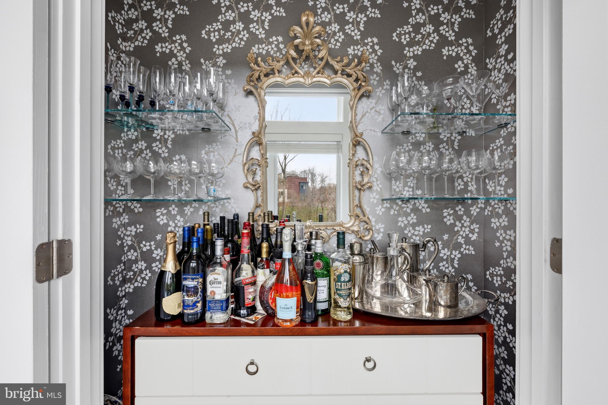 GROSVENOR HEIGHTS - Residential