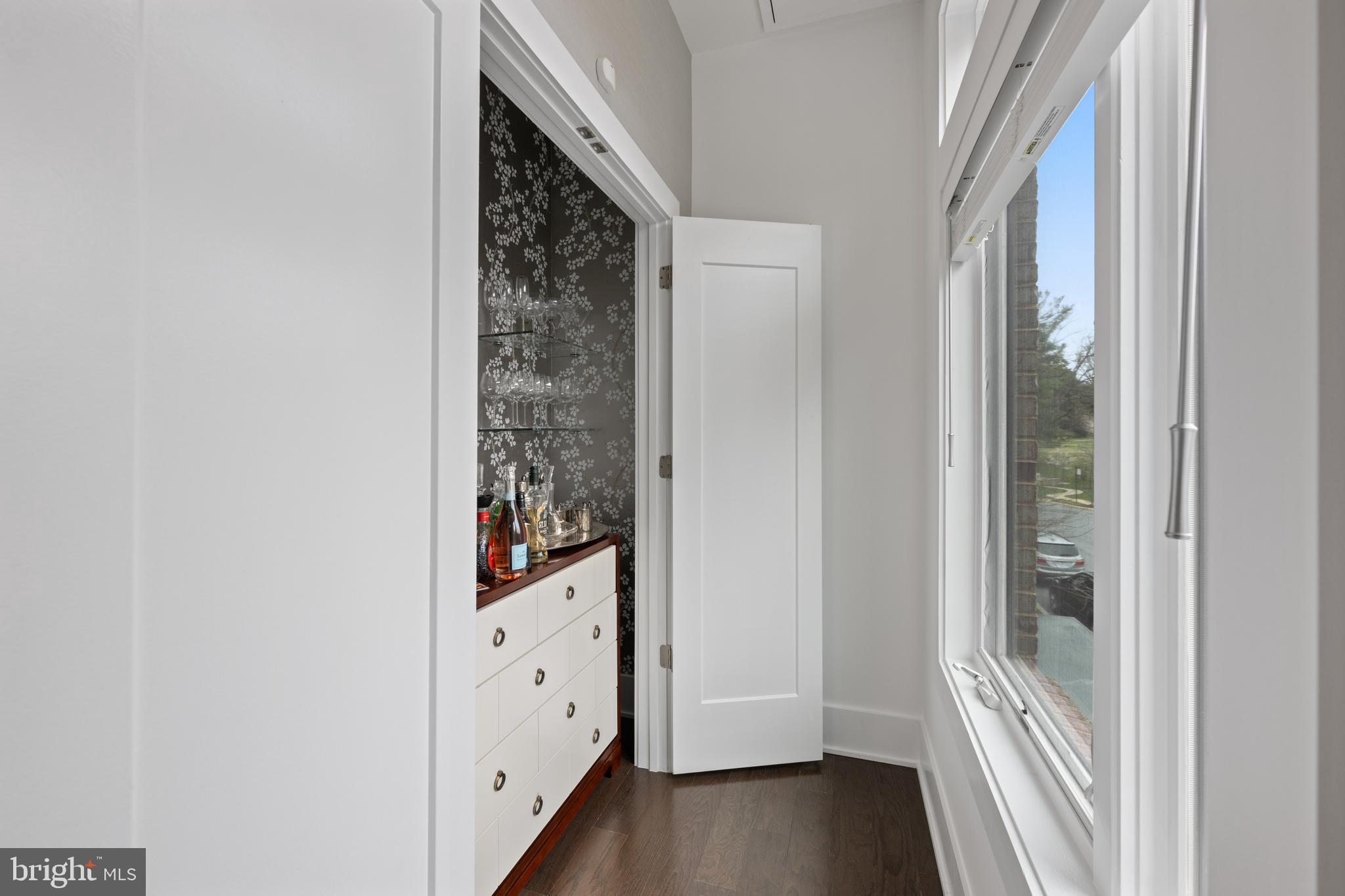 GROSVENOR HEIGHTS - Residential