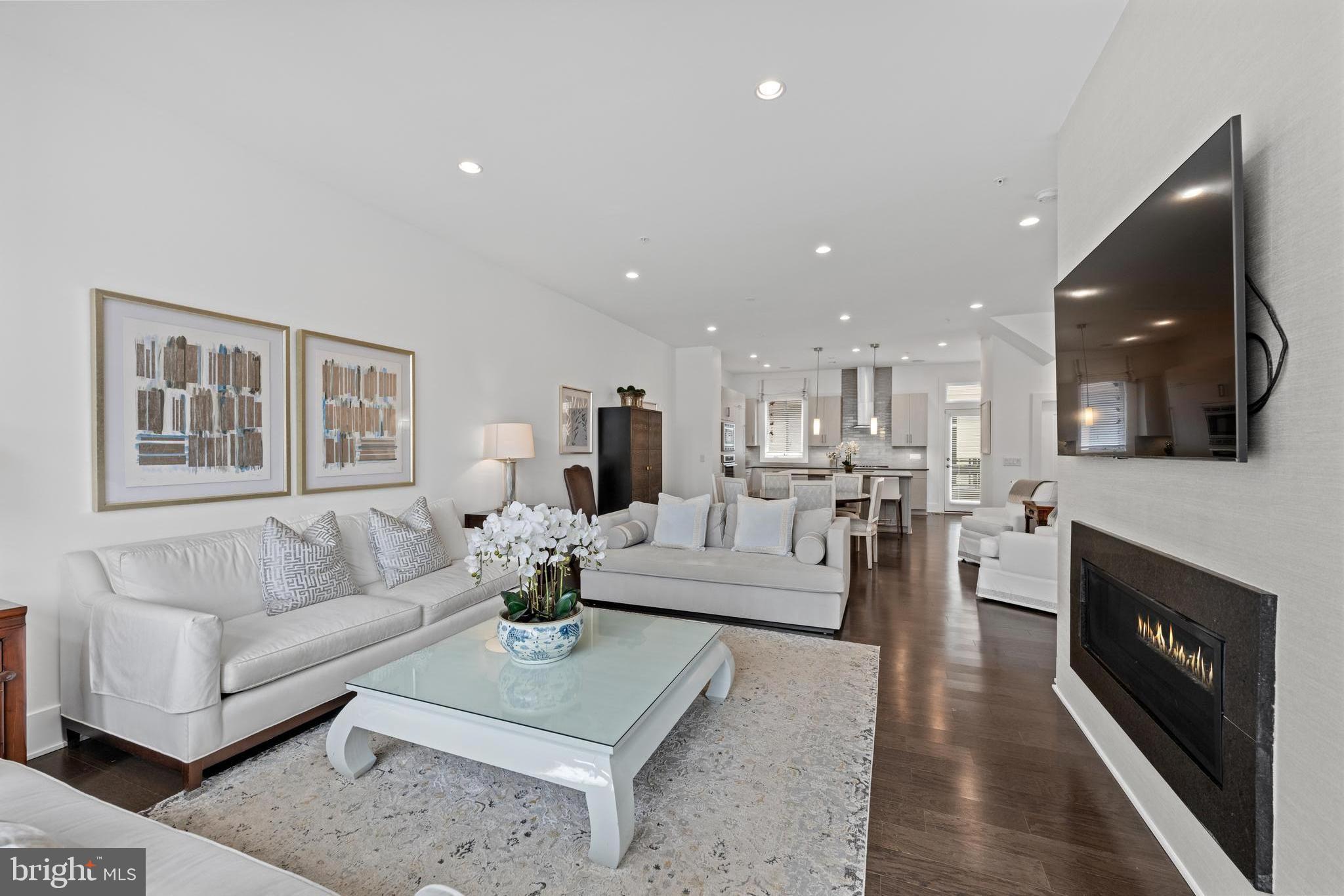 GROSVENOR HEIGHTS - Residential