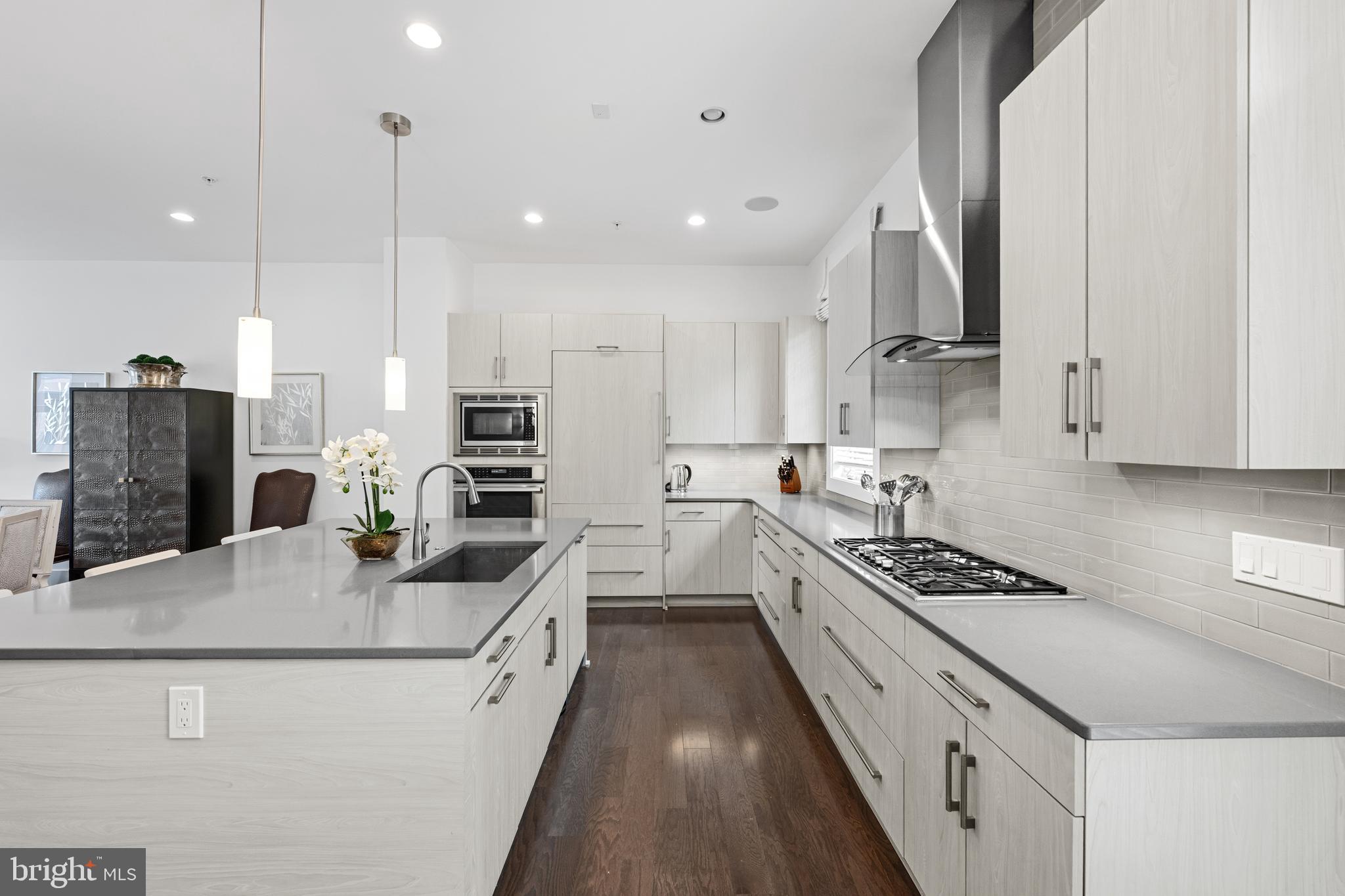 GROSVENOR HEIGHTS - Residential