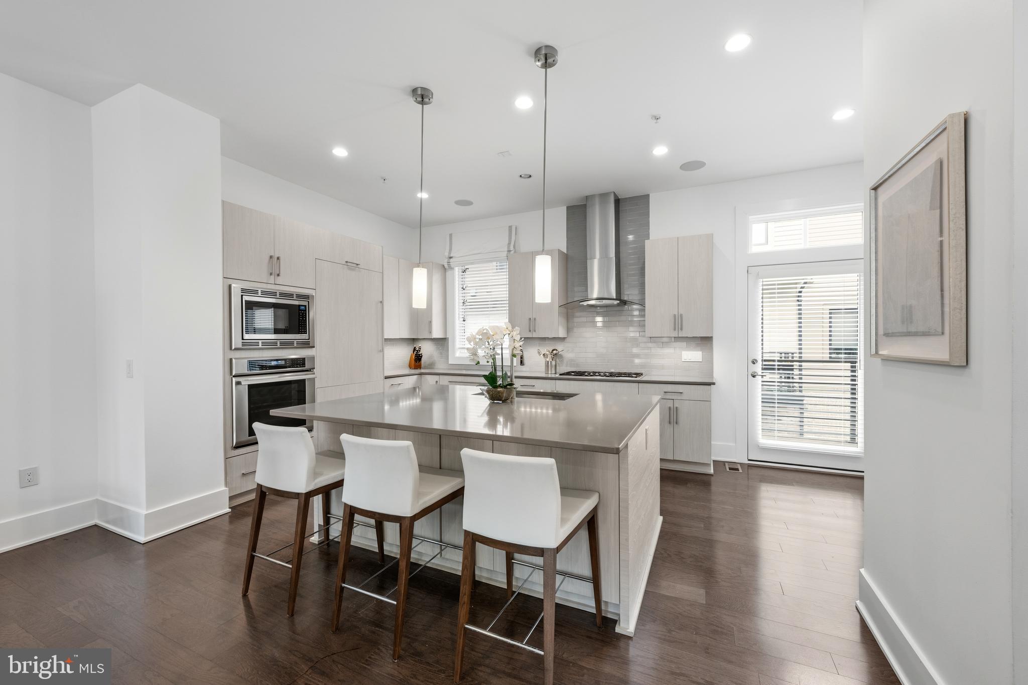 GROSVENOR HEIGHTS - Residential