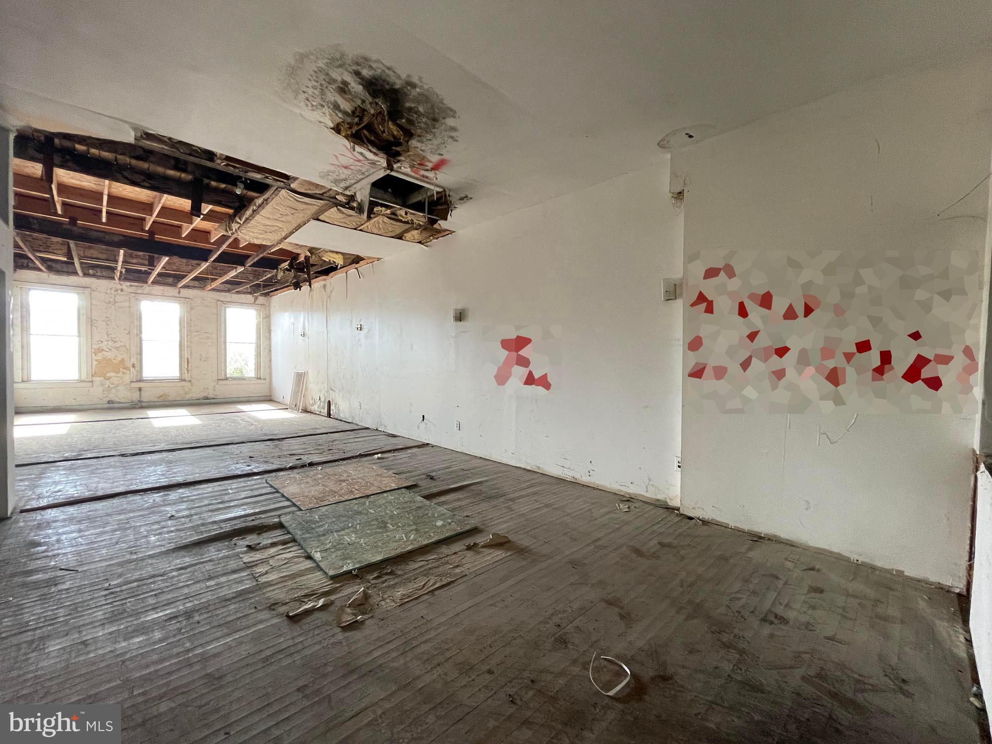 WASHINGTON VILLAGE - Commercial Sale