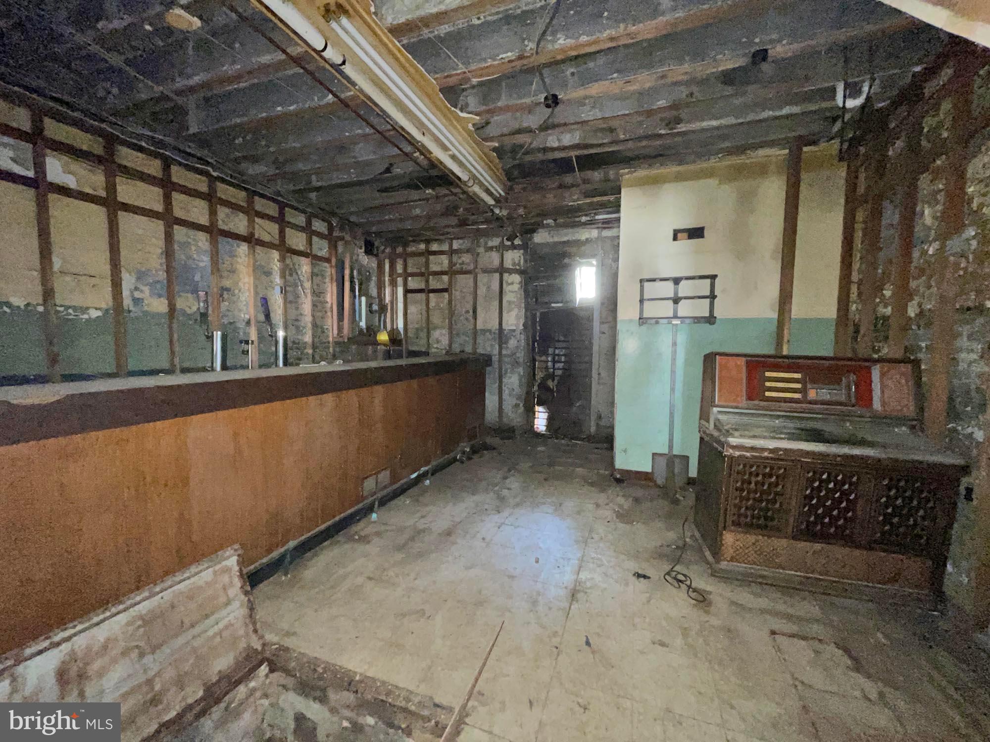 WASHINGTON VILLAGE - Commercial Sale