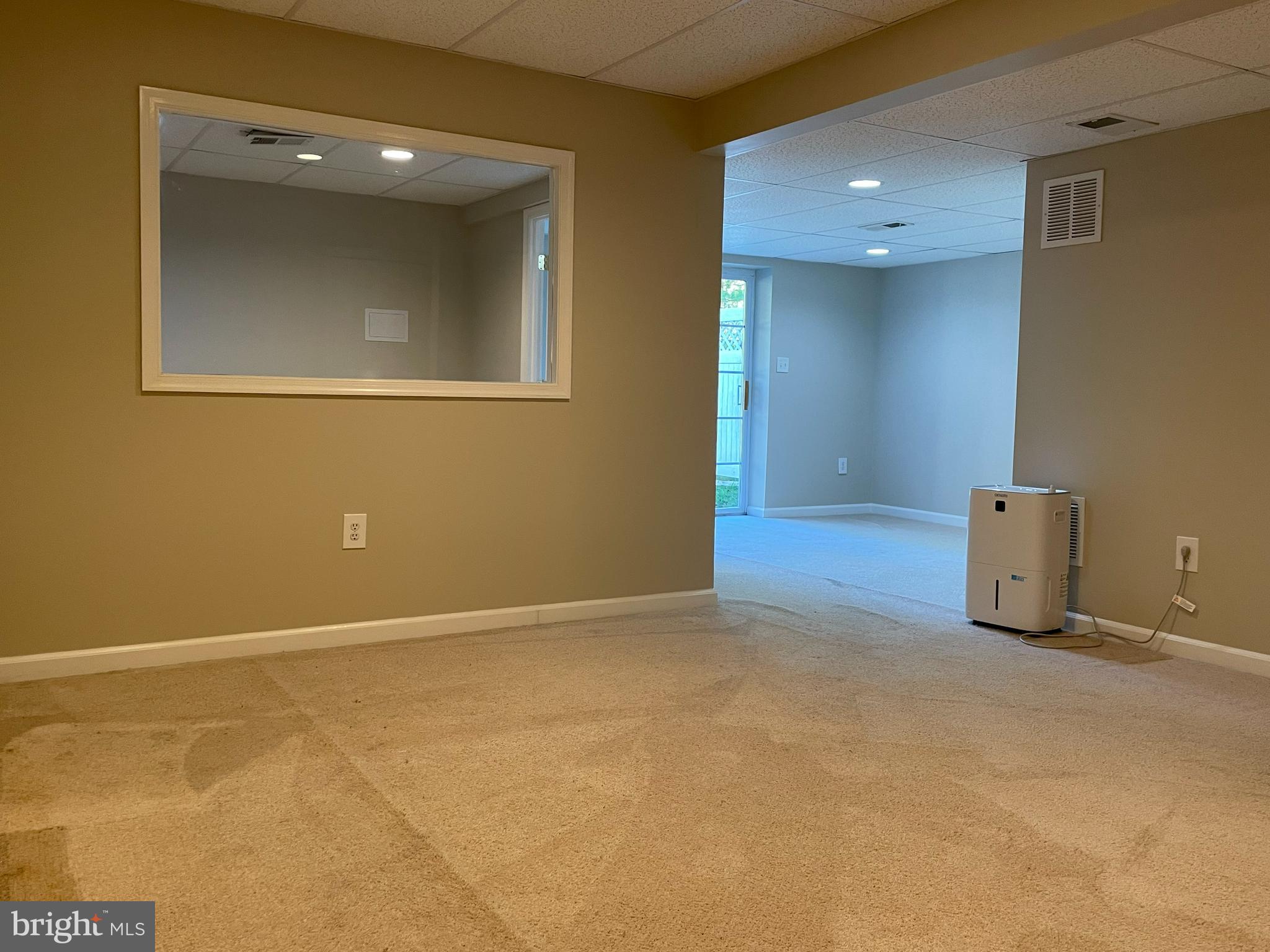 WINDSOR MEADOWS - Residential Lease