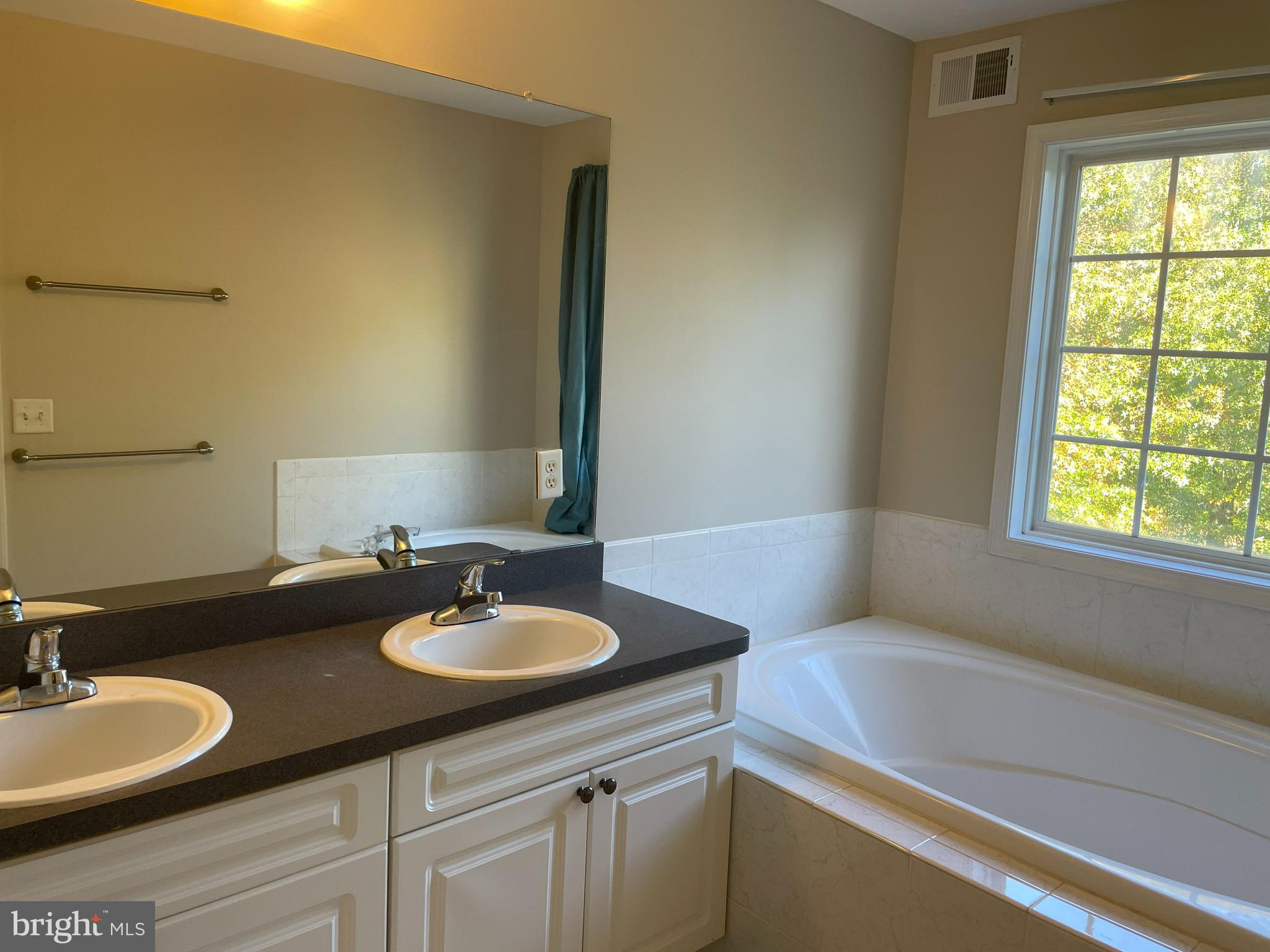 WINDSOR MEADOWS - Residential Lease