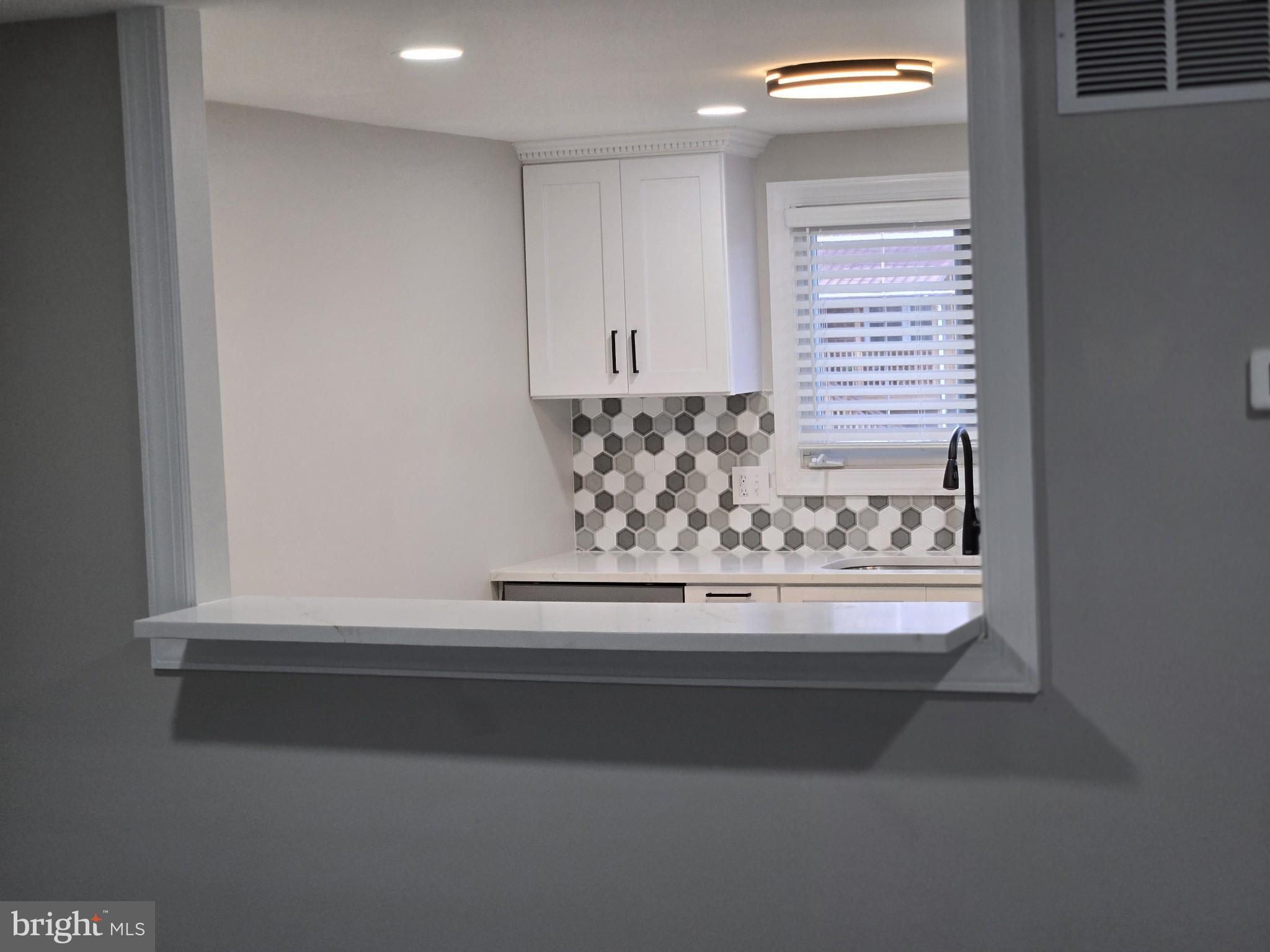 FOX RIDGE MANOR - Residential