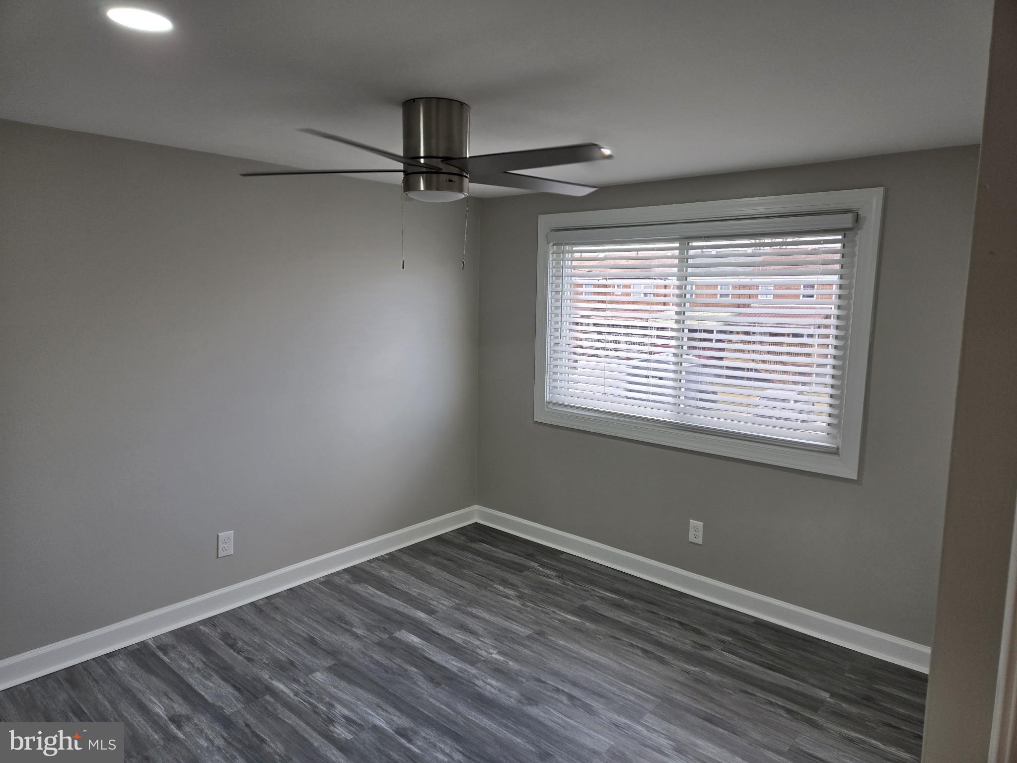 FOX RIDGE MANOR - Residential