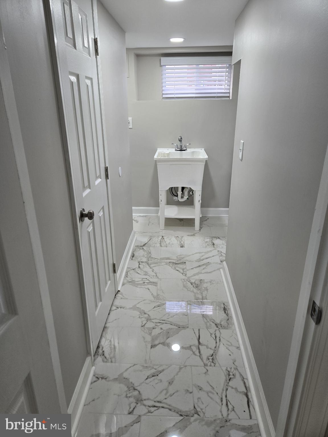 FOX RIDGE MANOR - Residential