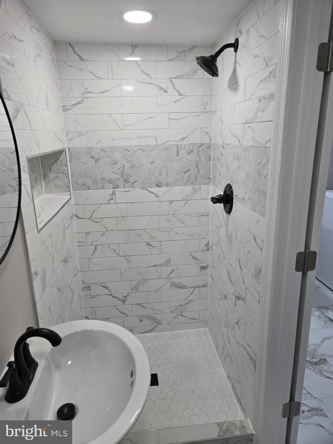 FOX RIDGE MANOR - Residential