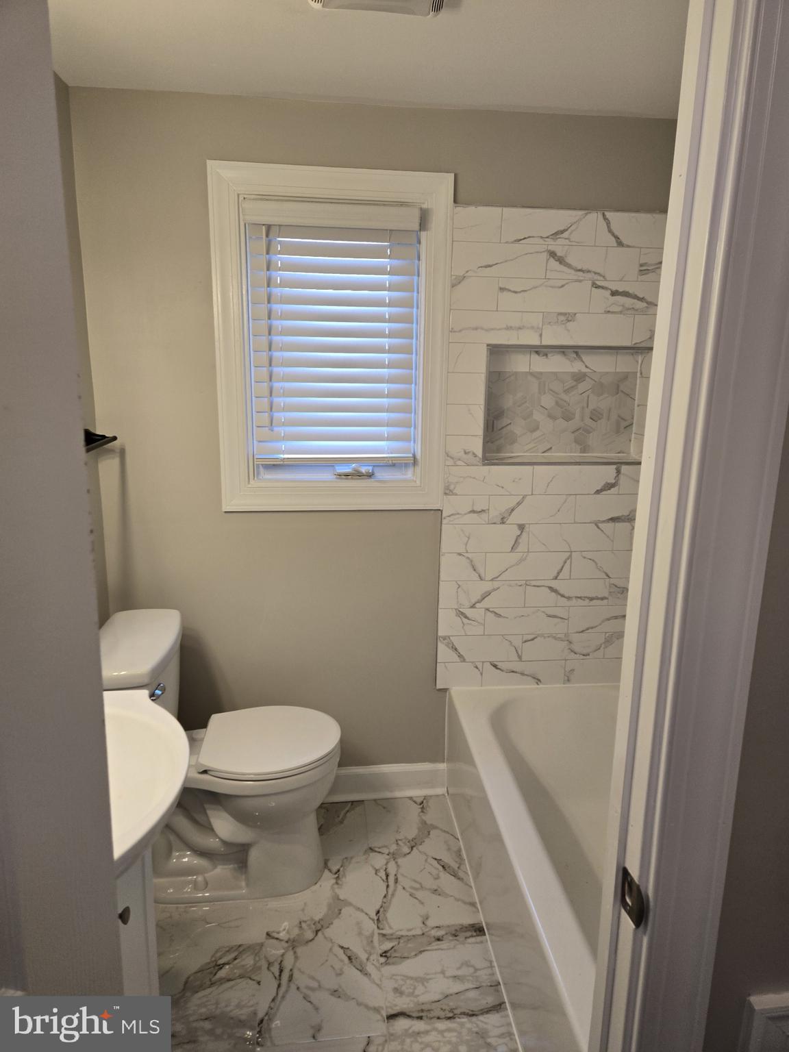 FOX RIDGE MANOR - Residential