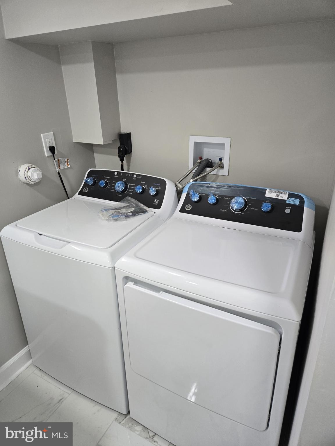 FOX RIDGE MANOR - Residential