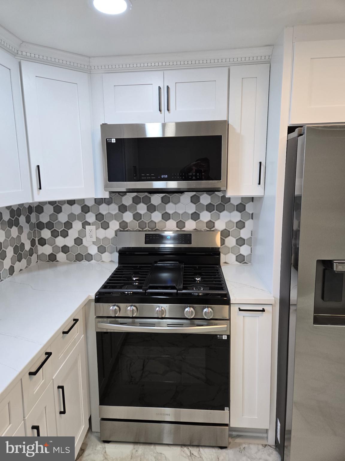 FOX RIDGE MANOR - Residential