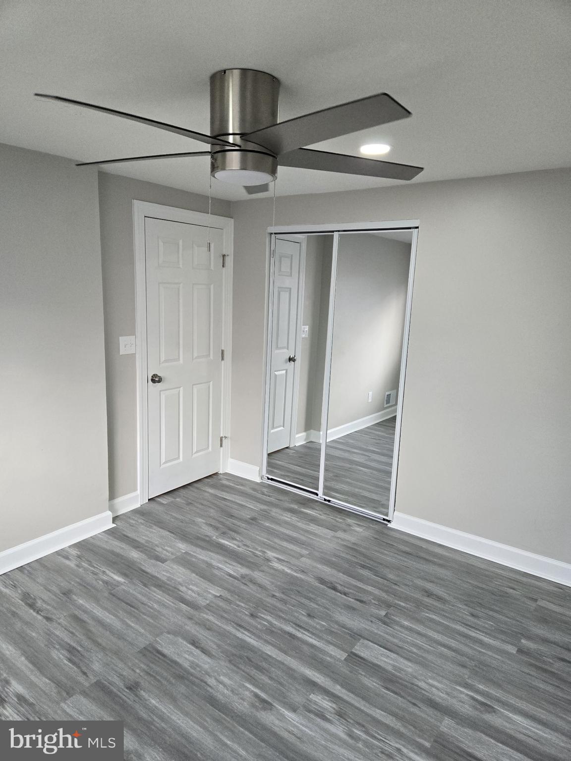 FOX RIDGE MANOR - Residential