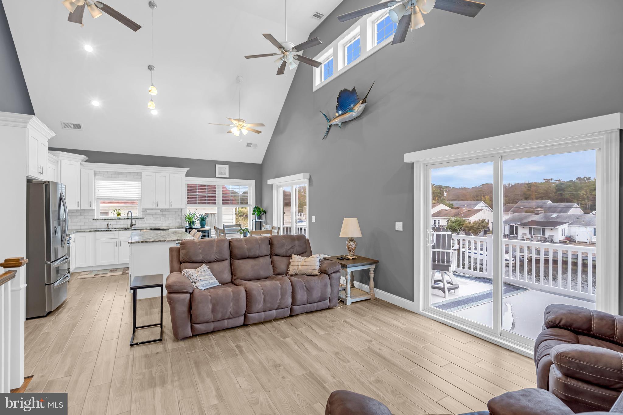 1131 BEACH BOULEVARD