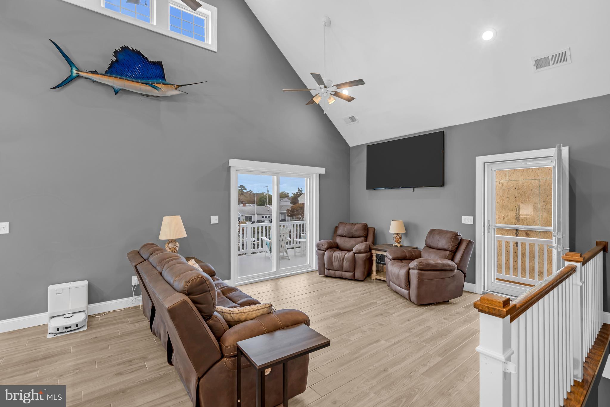 1131 BEACH BOULEVARD