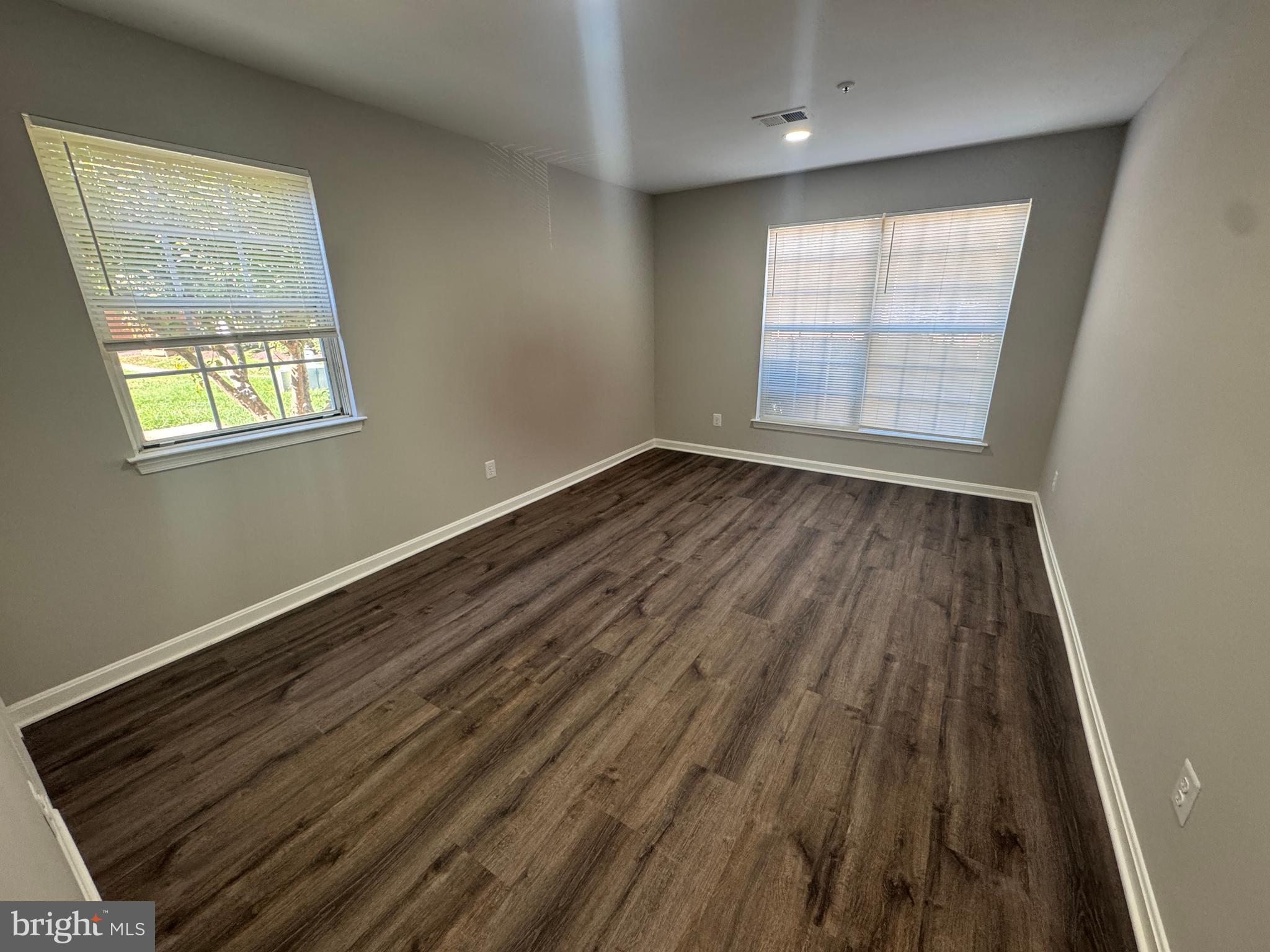 GLENSFORD CONDO - Residential