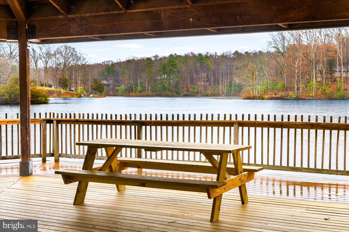 PRESIDENTIAL LAKES - Residential