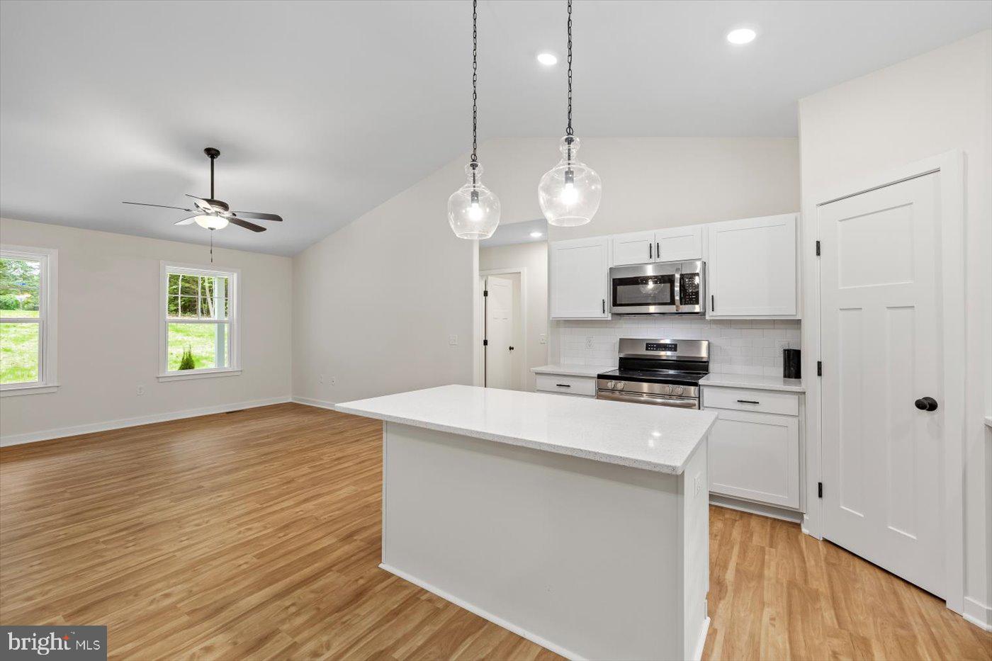 PRESIDENTIAL LAKES - Residential