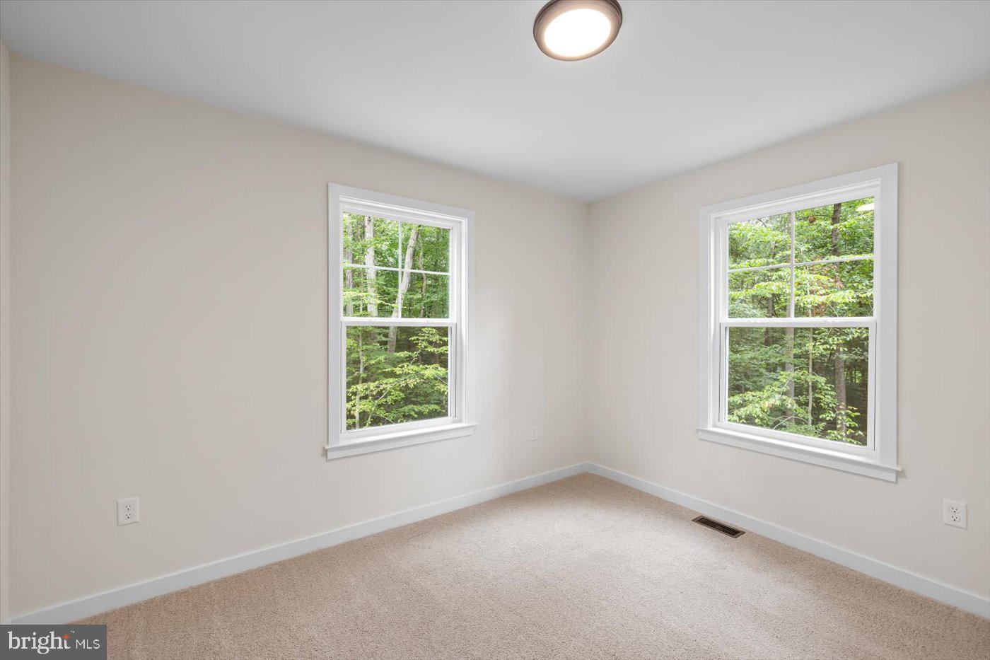 PRESIDENTIAL LAKES - Residential