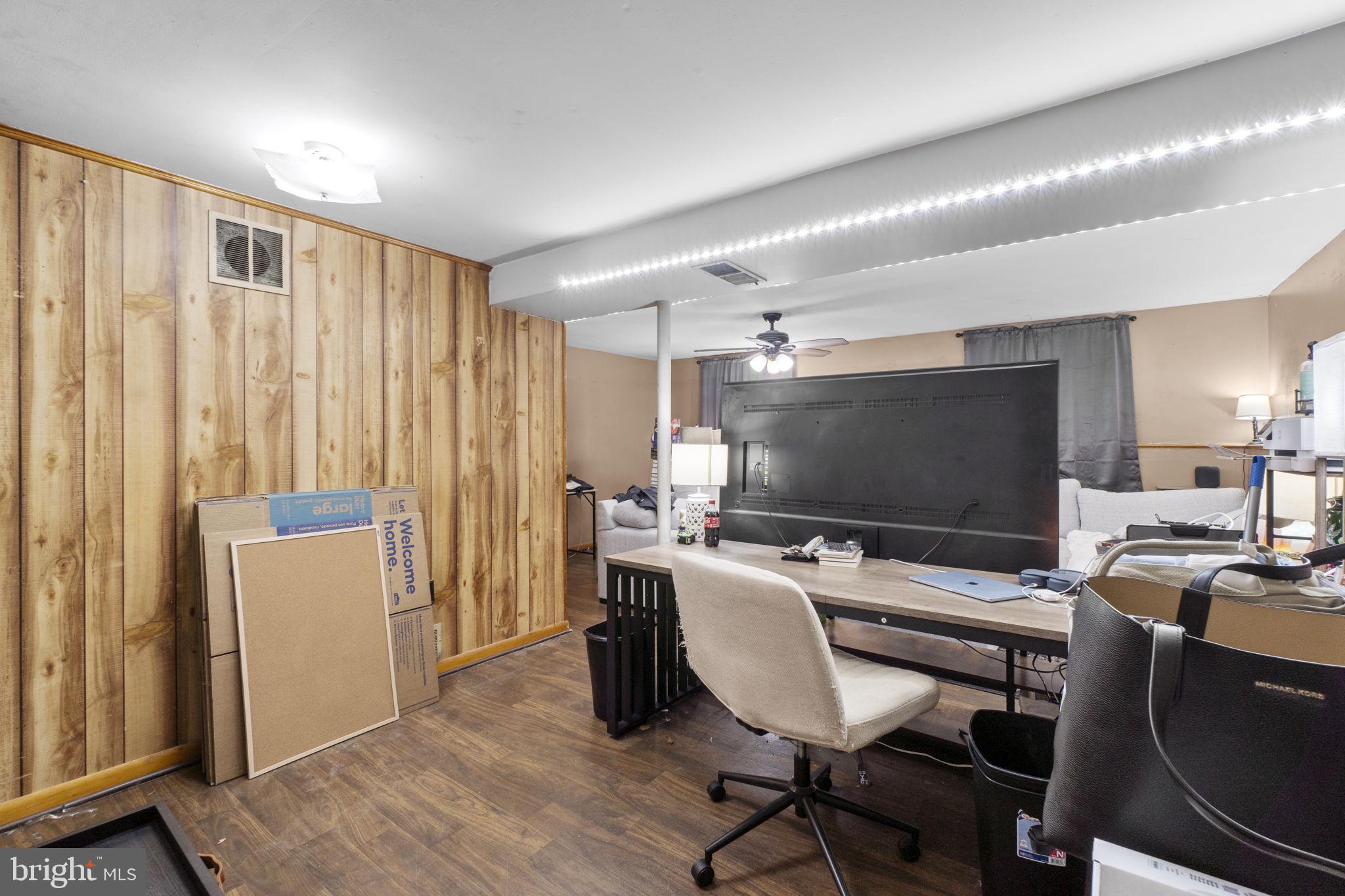 FORD ROAD ACRES - Residential