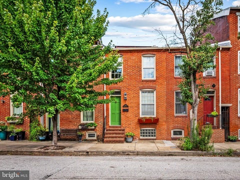 Townhouse For Sale - 1129 Battery Avenue<br/> BALTIMORE, MD 21230