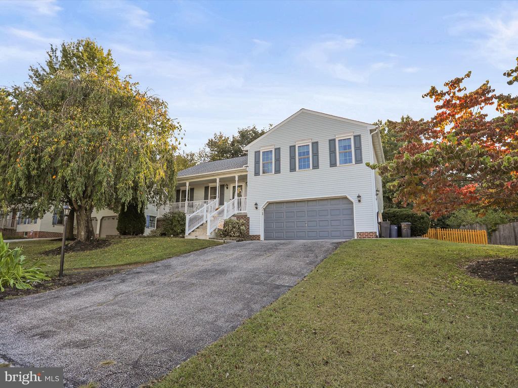 Photo of 9 Ivy Circle, HANOVER, PA 17331 (MLS # PAYK2089910)
