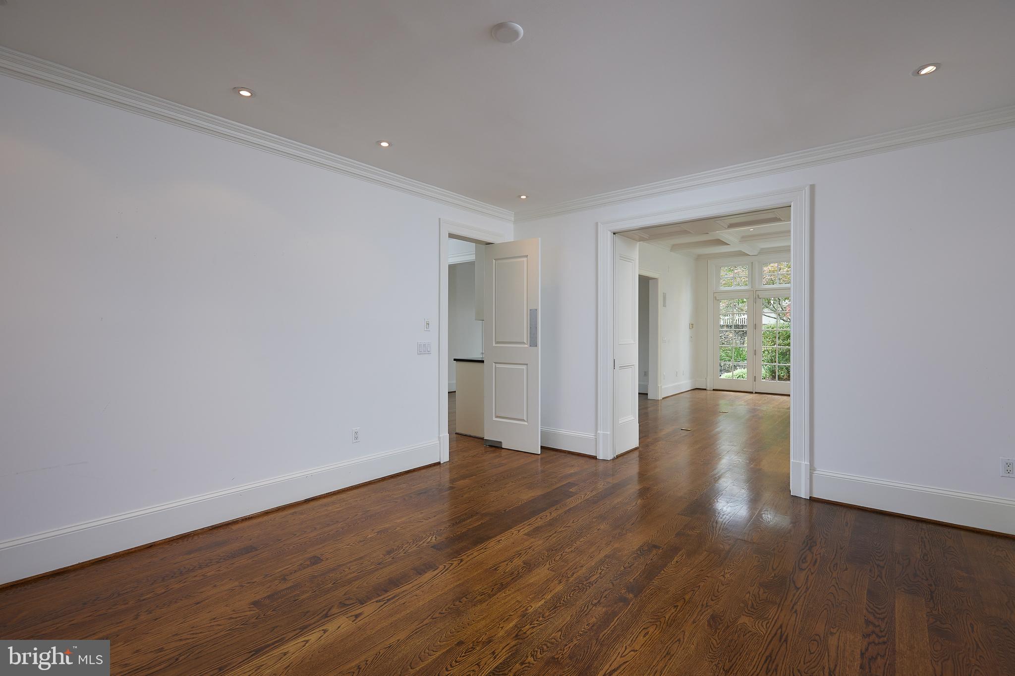 CHEVY CHASE VILLAGE - Residential