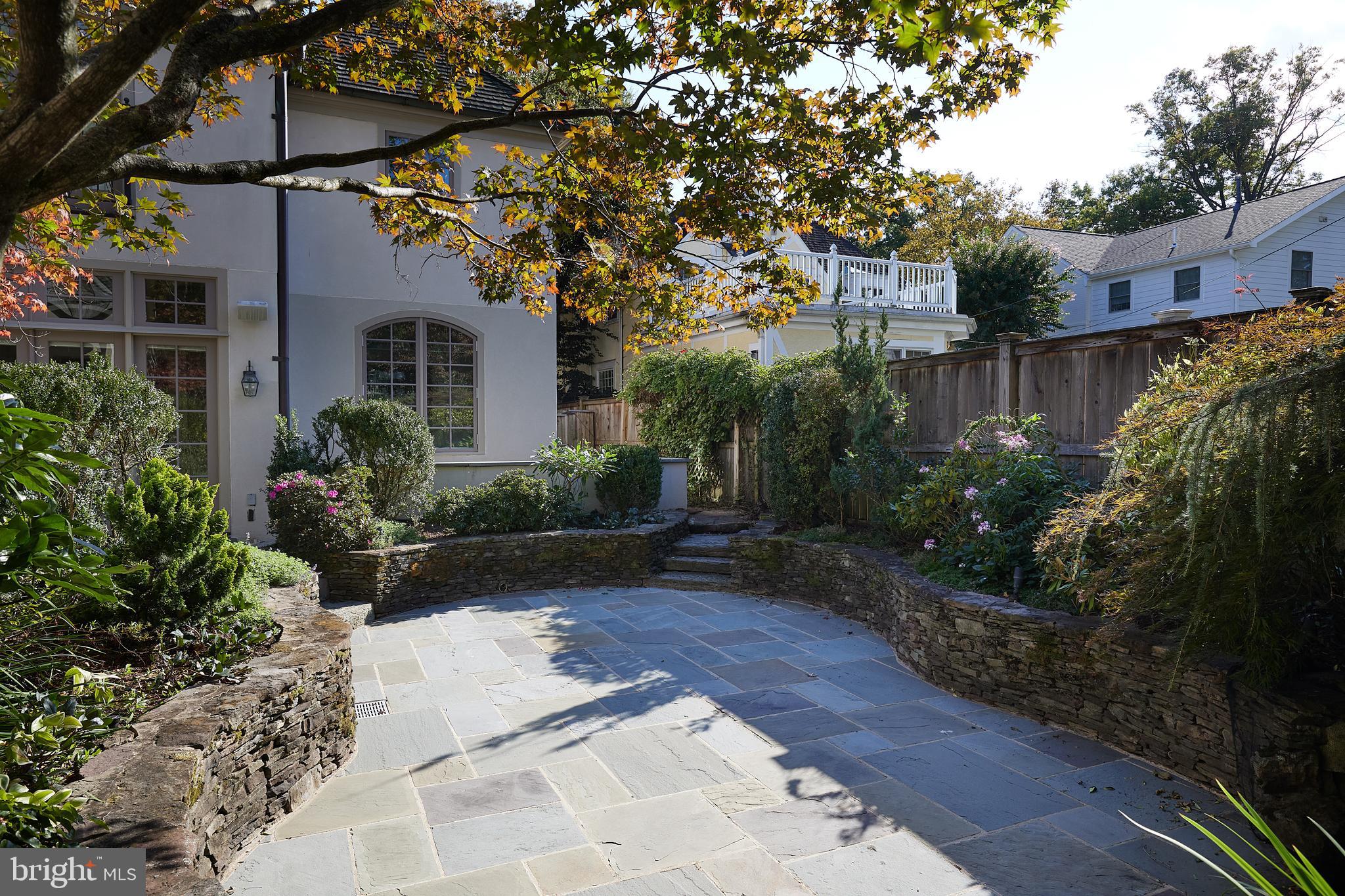 CHEVY CHASE VILLAGE - Residential