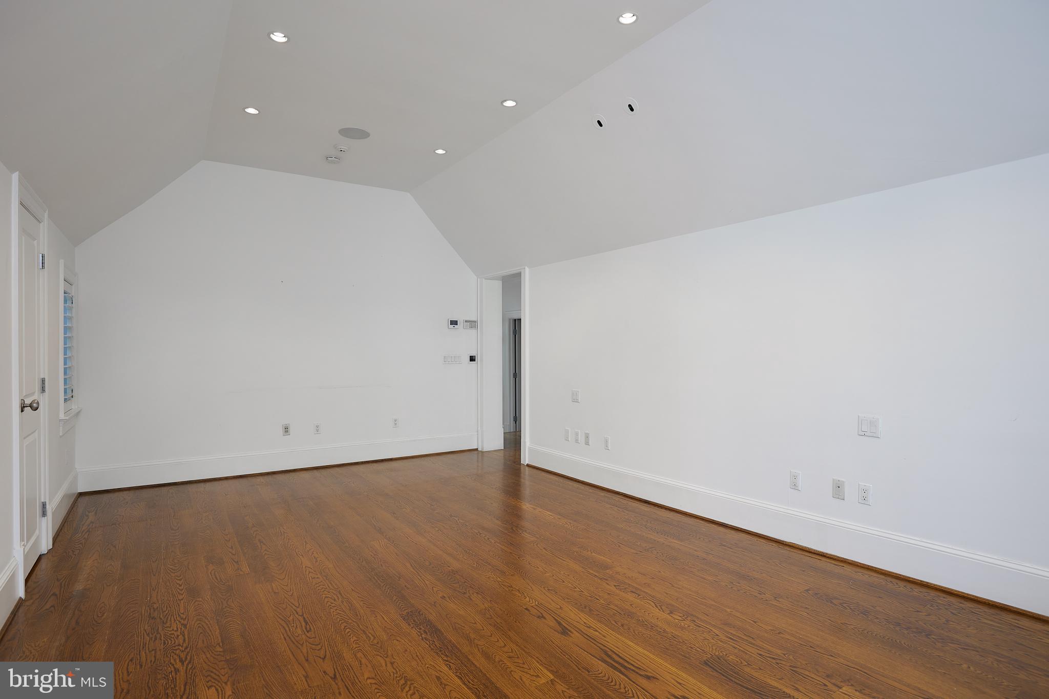 CHEVY CHASE VILLAGE - Residential