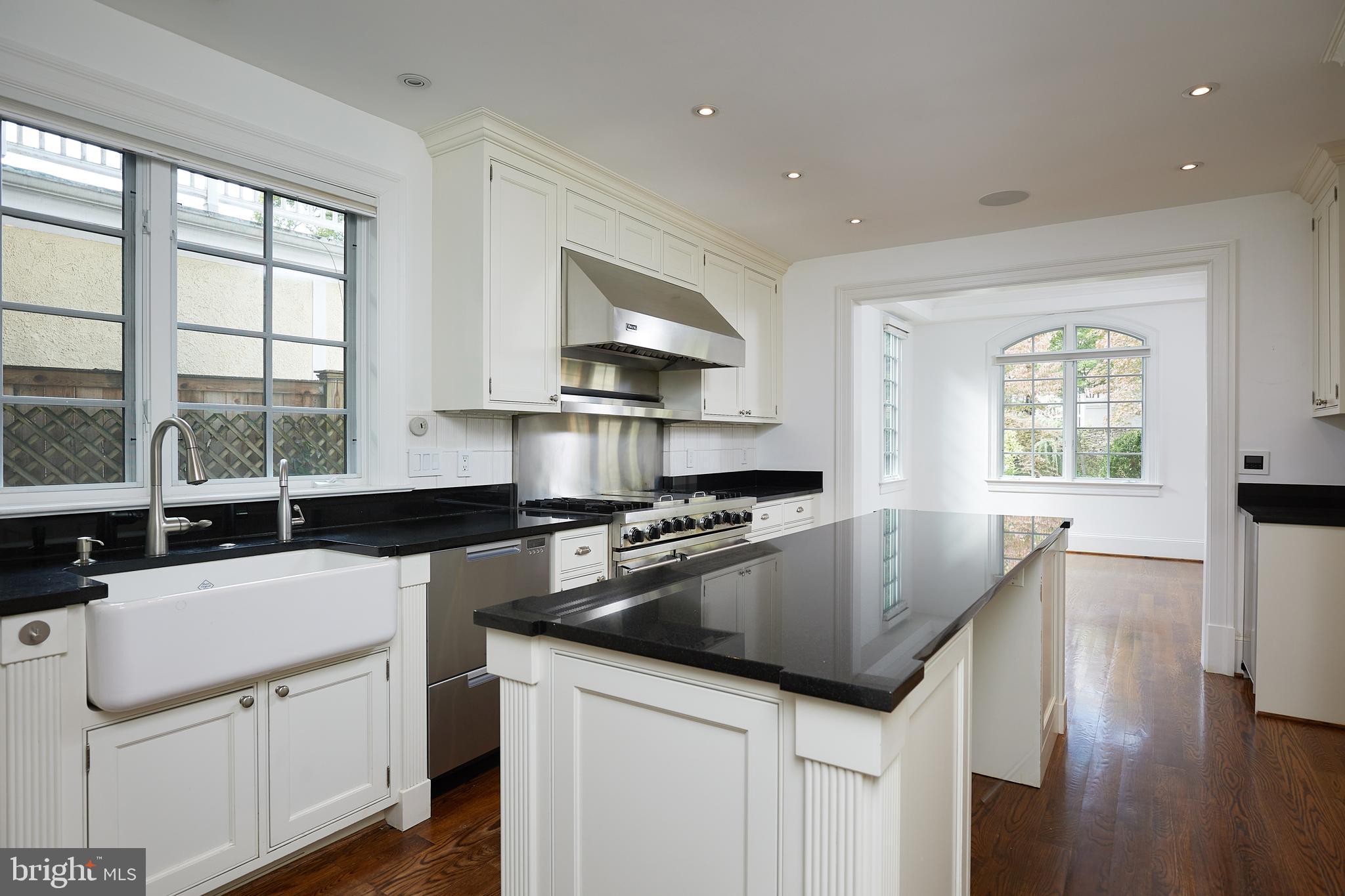 CHEVY CHASE VILLAGE - Residential