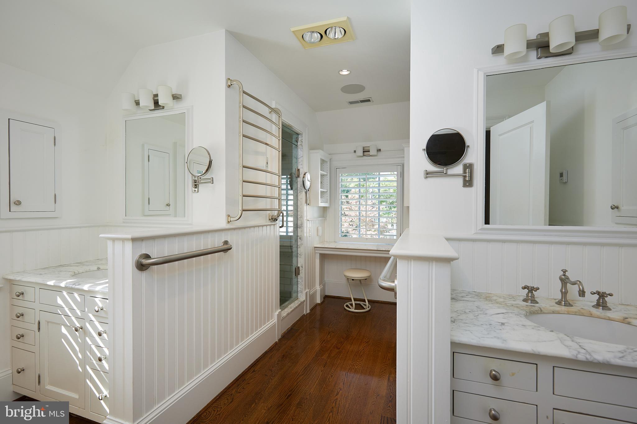 CHEVY CHASE VILLAGE - Residential