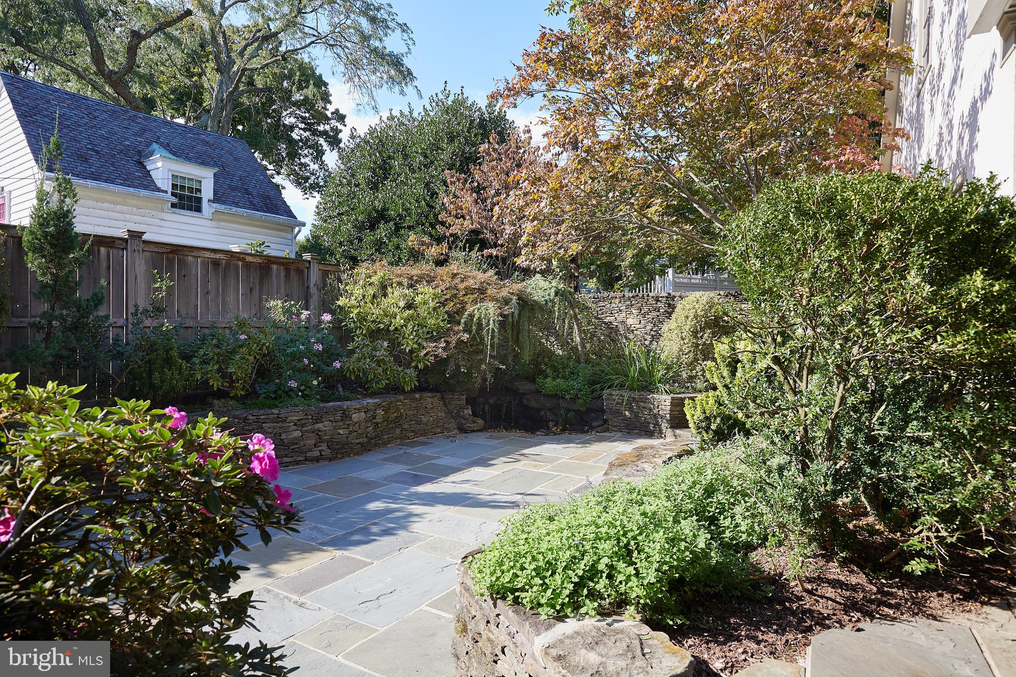 CHEVY CHASE VILLAGE - Residential