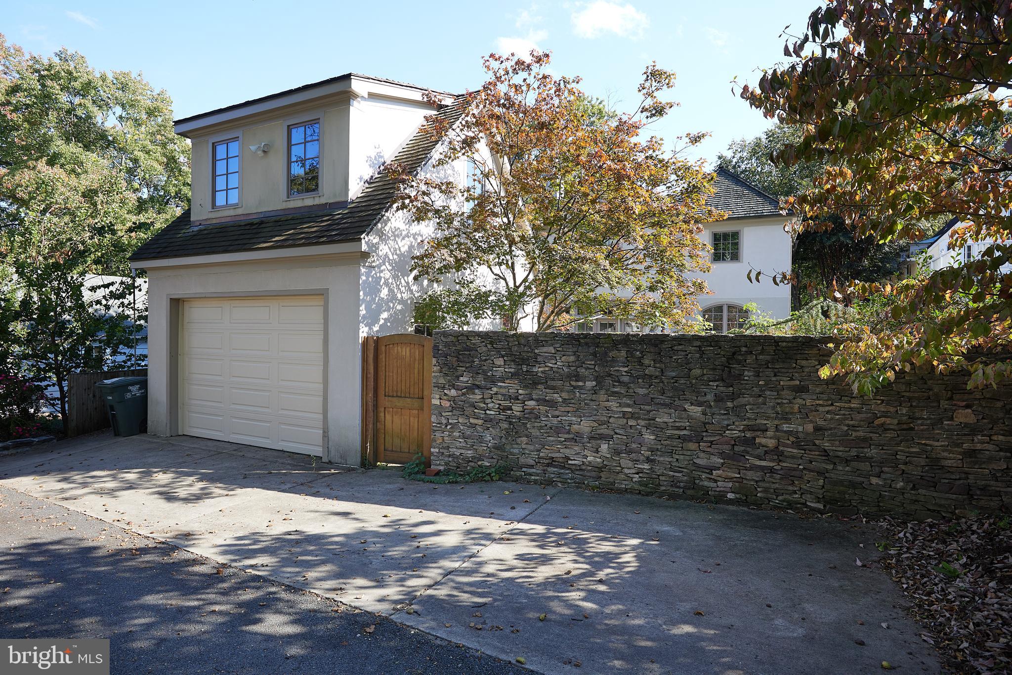 CHEVY CHASE VILLAGE - Residential