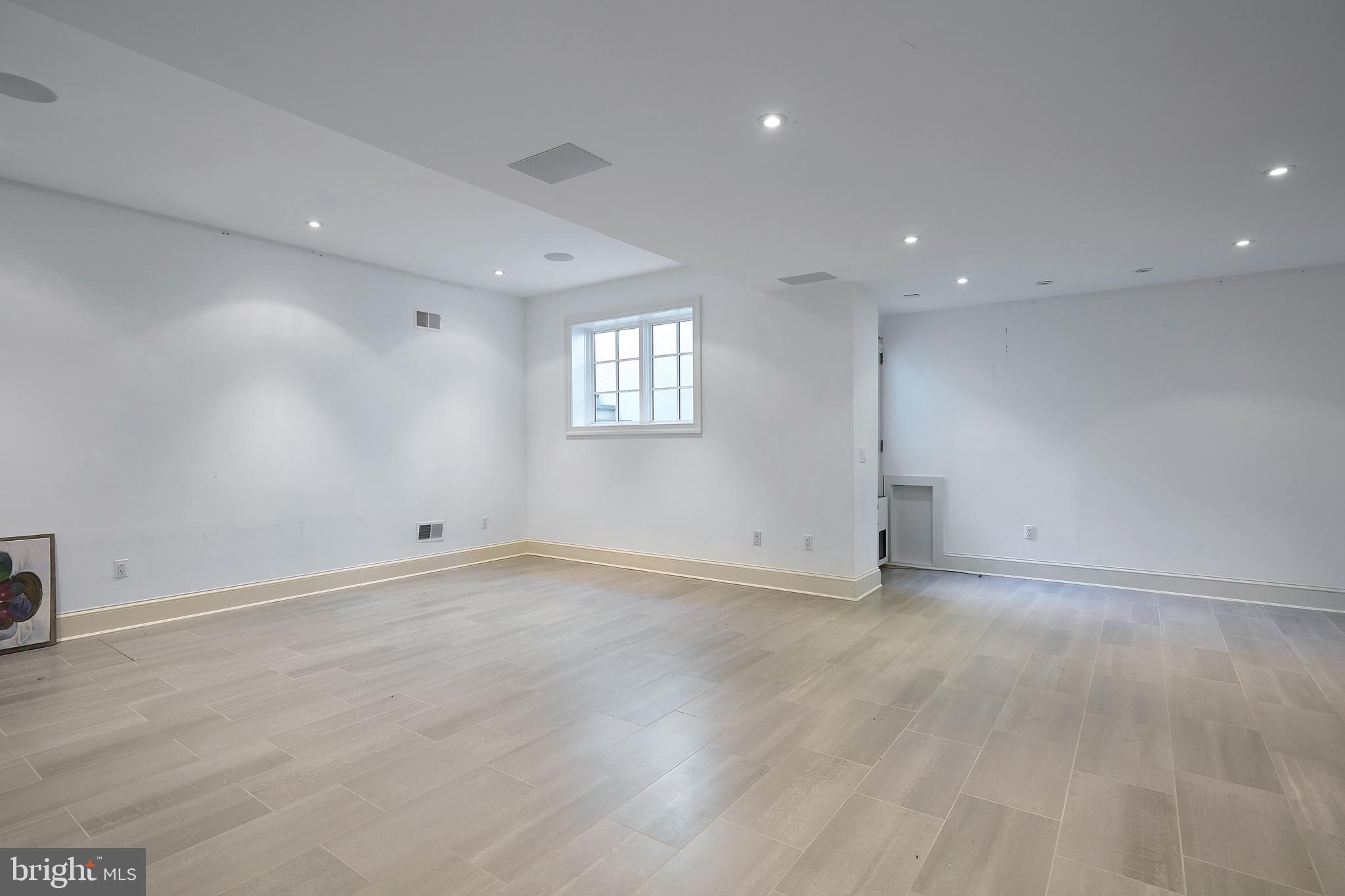 CHEVY CHASE VILLAGE - Residential