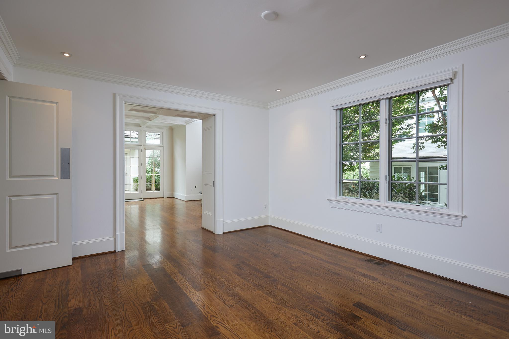 CHEVY CHASE VILLAGE - Residential