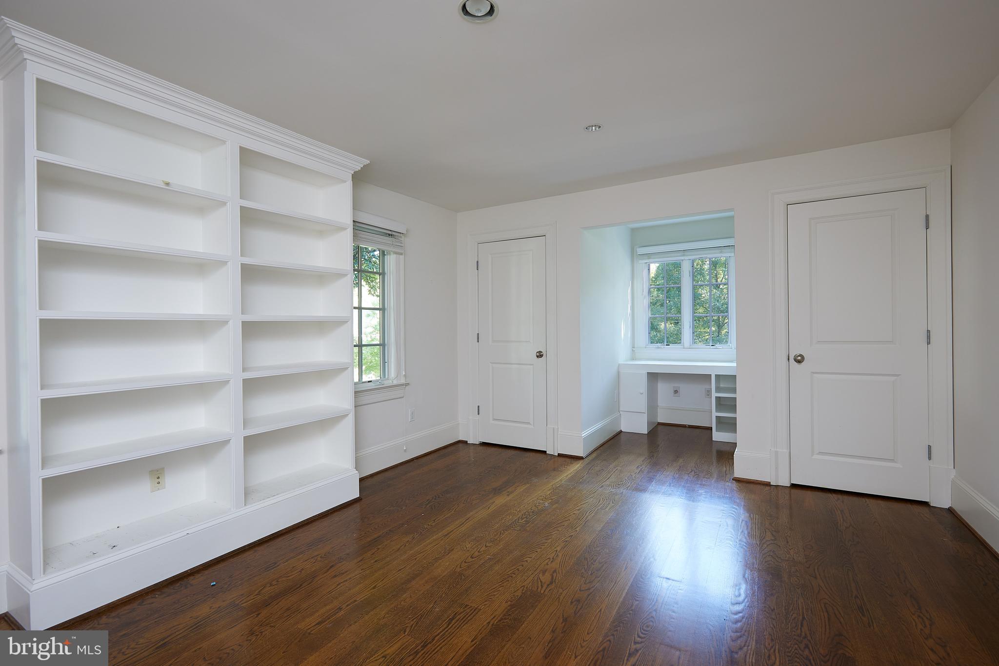 CHEVY CHASE VILLAGE - Residential