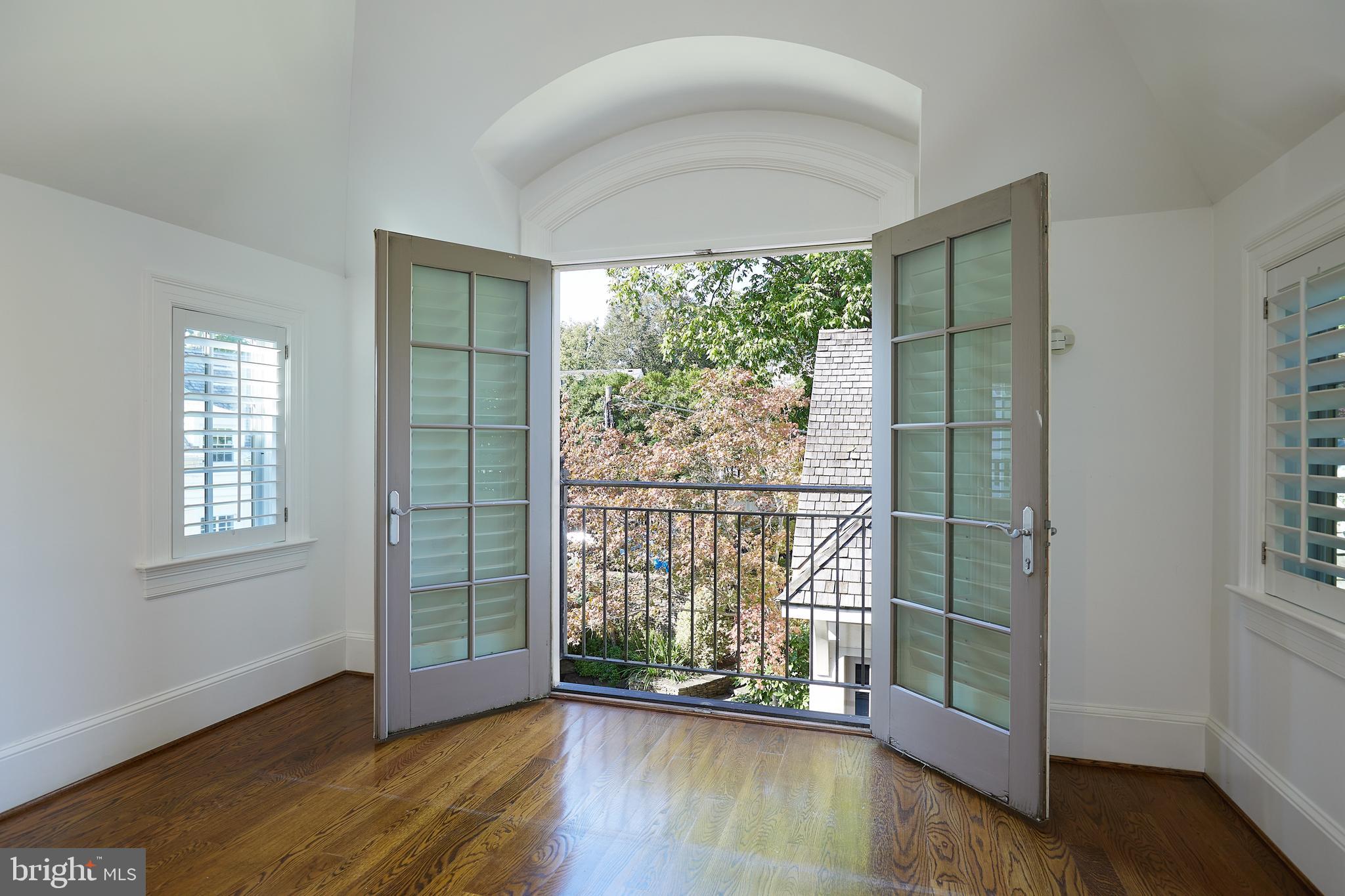 CHEVY CHASE VILLAGE - Residential