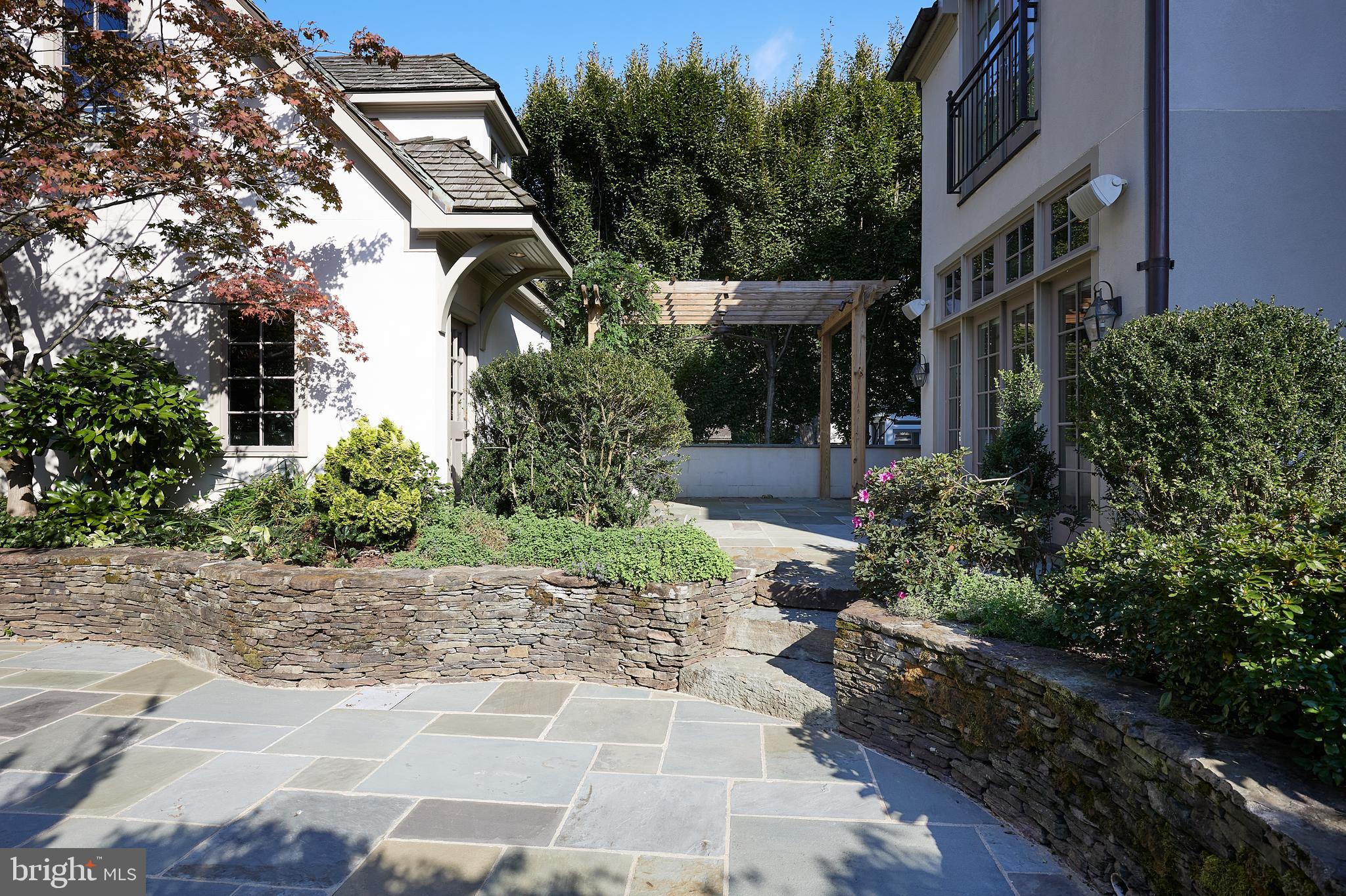 CHEVY CHASE VILLAGE - Residential