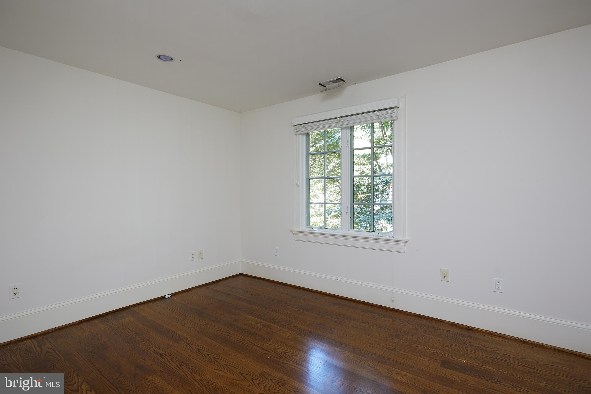 CHEVY CHASE VILLAGE - Residential