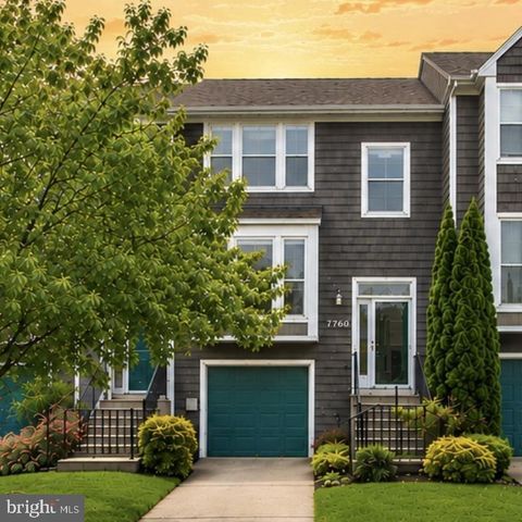 Townhouse For Sale - 7760 Chatfield Lane<br/> ELLICOTT CITY, MD 21043