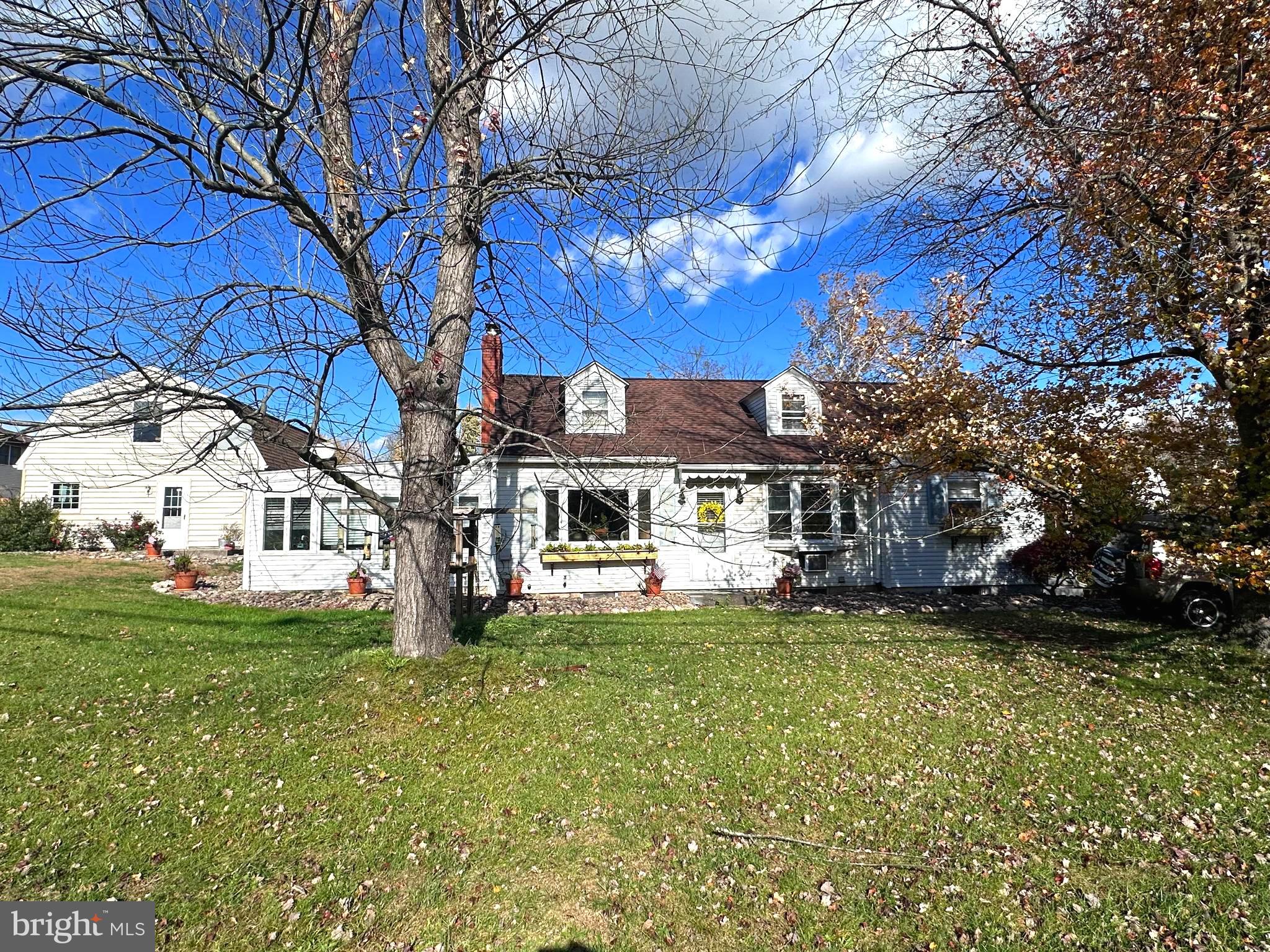 6221 W PERKIOMEN AVENUE